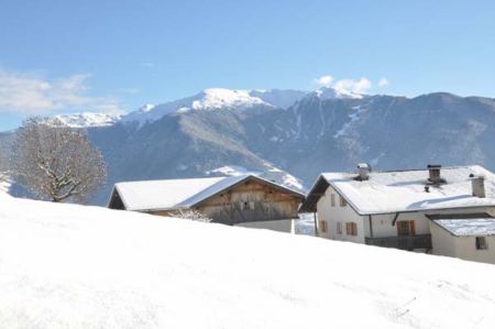 La nostra fattoria con la Plose sullo sfondo